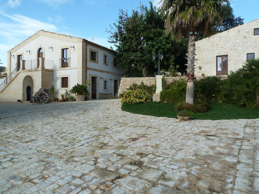 Silva Suri Guest House Marina di Ragusa Eksteriør bilde
