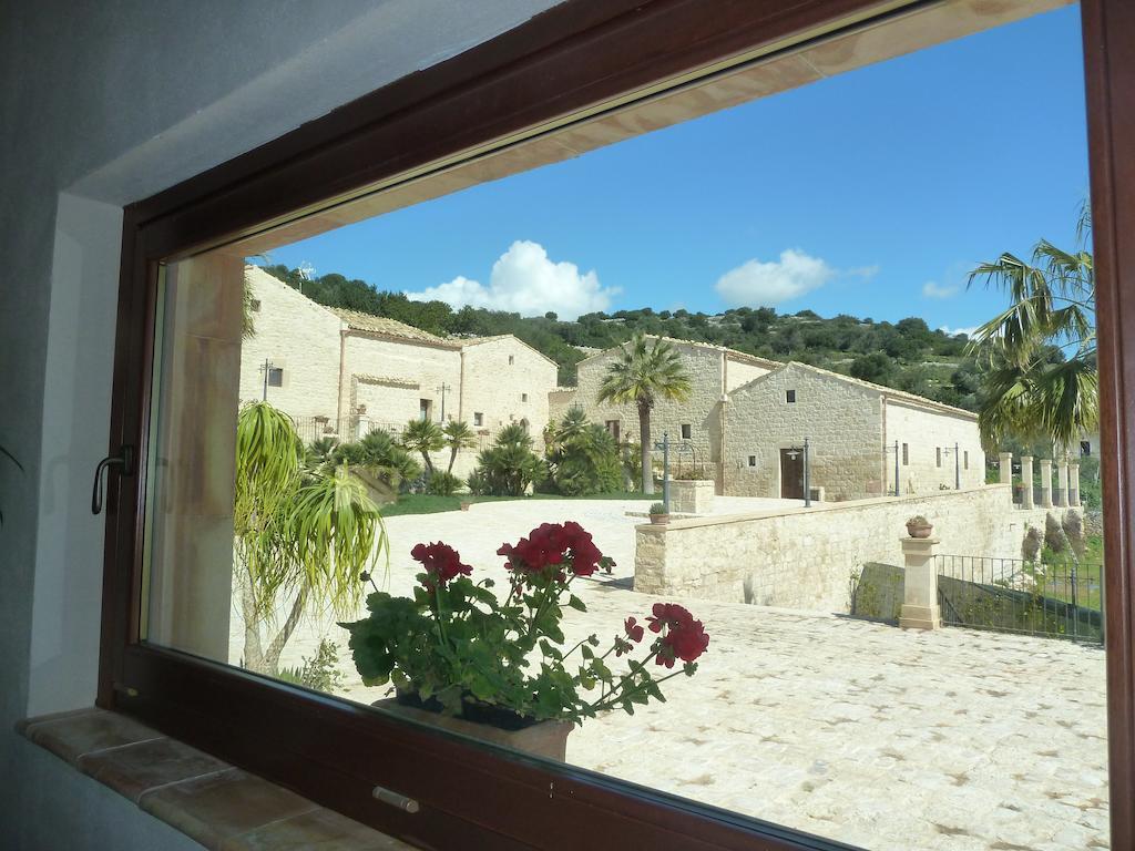 Silva Suri Guest House Marina di Ragusa Eksteriør bilde