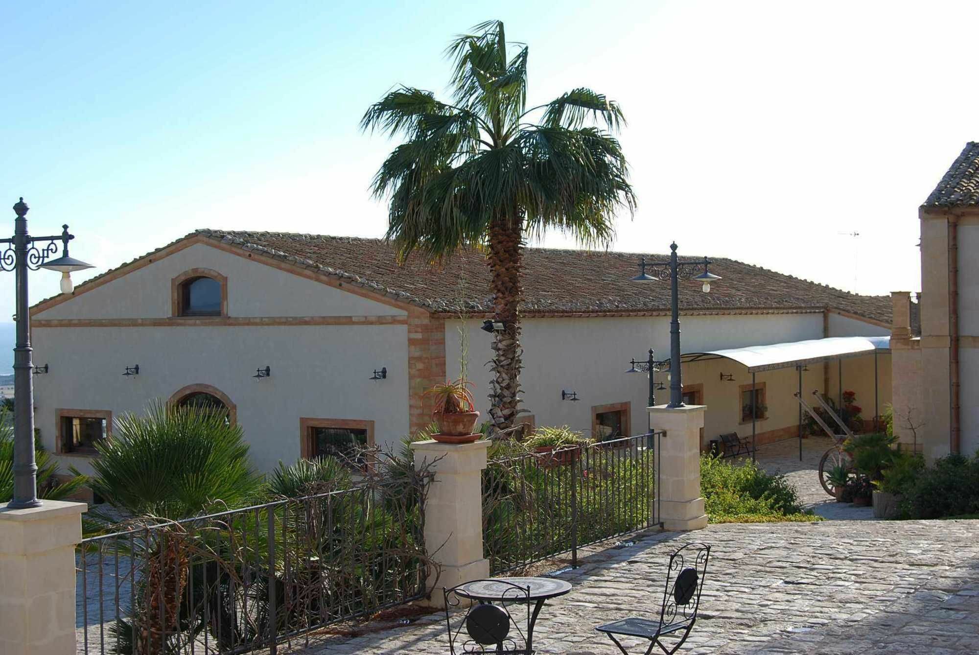 Silva Suri Guest House Marina di Ragusa Eksteriør bilde